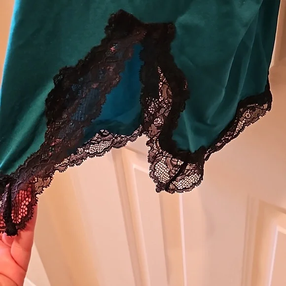 Cacique Teal and Black Lace Nighty in size 22/24 - Picture 5 of 9